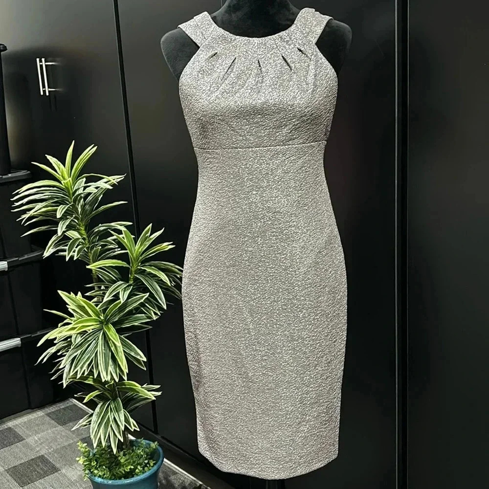 Jessica Howard Midi,metallic thread,sleeveless,scoop neck,slit back hem,zip back